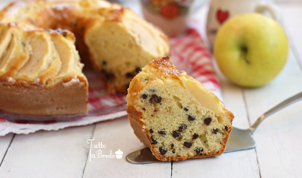 CIAMBELLA ALLE MELE E CIOCCOLATO