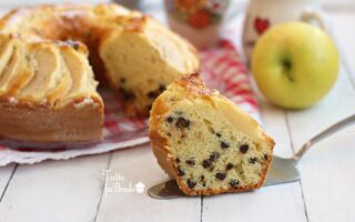CIAMBELLA ALLE MELE E CIOCCOLATO