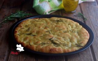FOCACCIA DI SEMOLA MORBIDA BIMBY