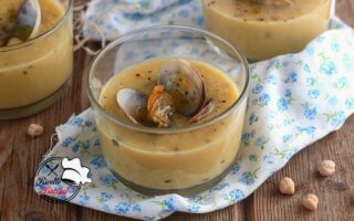 VONGOLE SU CREMA DI CECI