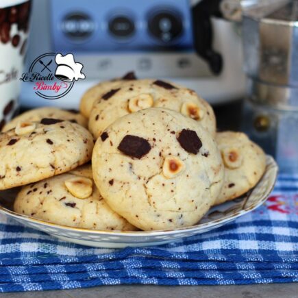 BISCOTTI AL CIOCCOLATO E NOCCIOLE BIMBY