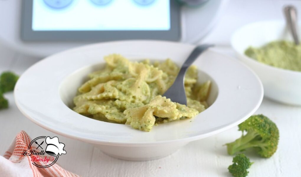 FARFALLE AL PESTO DI BROCCOLI BIMBY