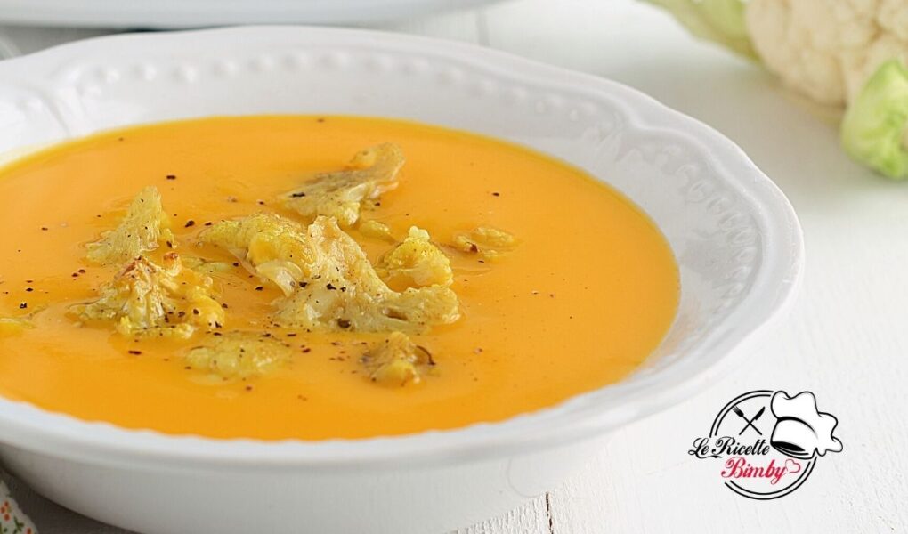 CAVOLFIORE ARROSTITO IN CREMA DI ZUCCA, un primo piatto dove le consistenze si uniscono in un connubio di colori e sapore in leggerezza