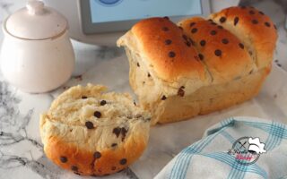 BRIOCHE CON GOCCE DI CIOCCOLATO