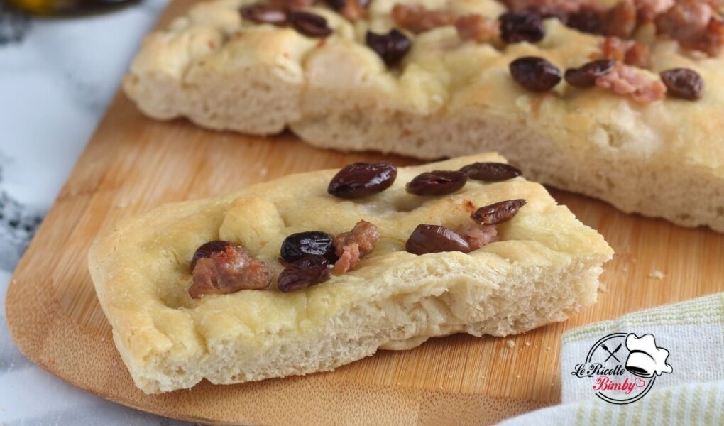 FOCACCIA ALLE OLIVE E SALSICCIA RICETTA BIMBY