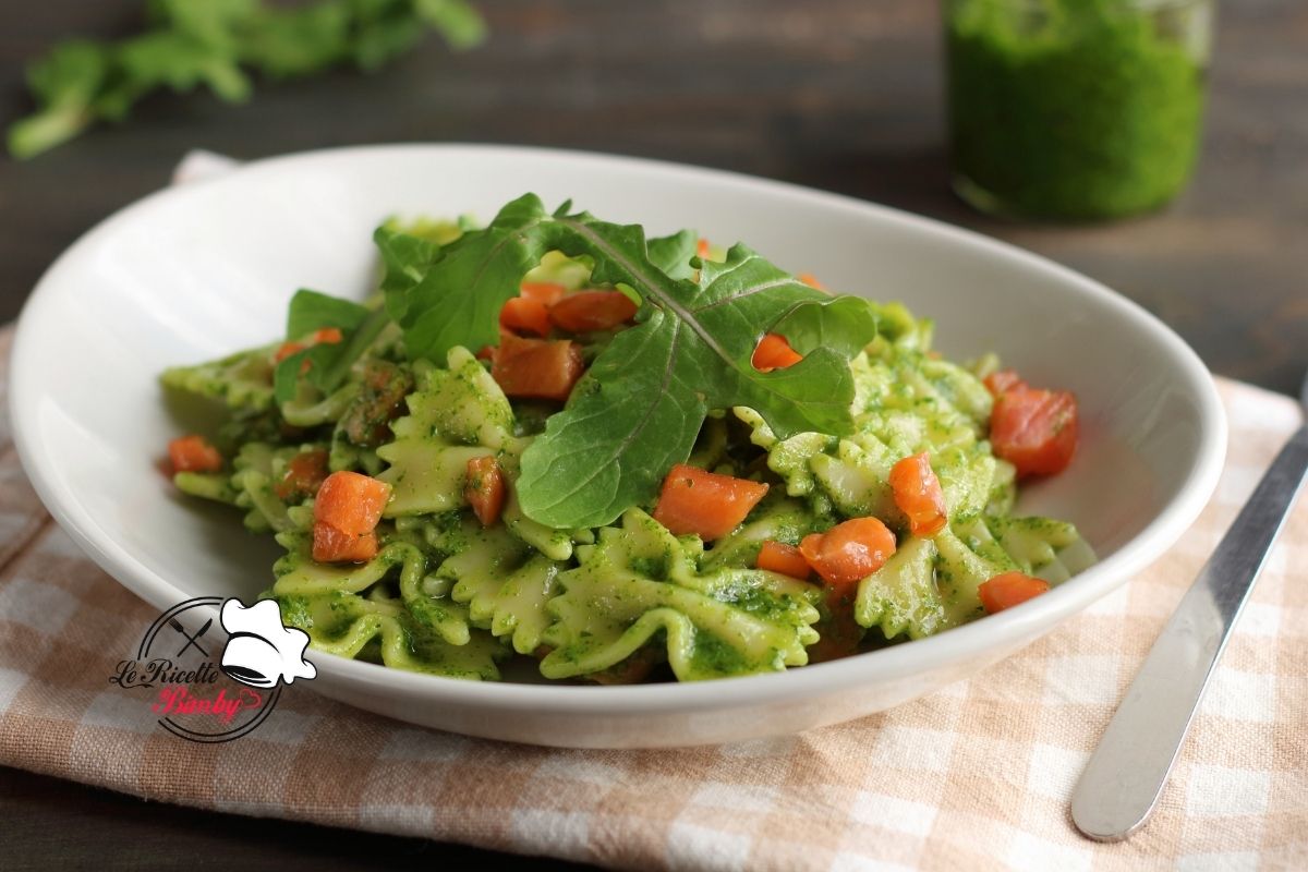 PASTA AL PESTO DI RUCOLA E SALMONE BIMBY