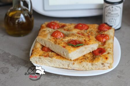 FOCACCIA AI POMODORINI BIMBY