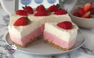 CHEESECAKE ALLE FRAGOLE SENZA COTTURA
