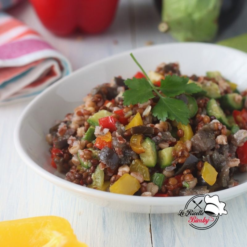 INSALATA DI CEREALI FREDDA CON VERDURE
