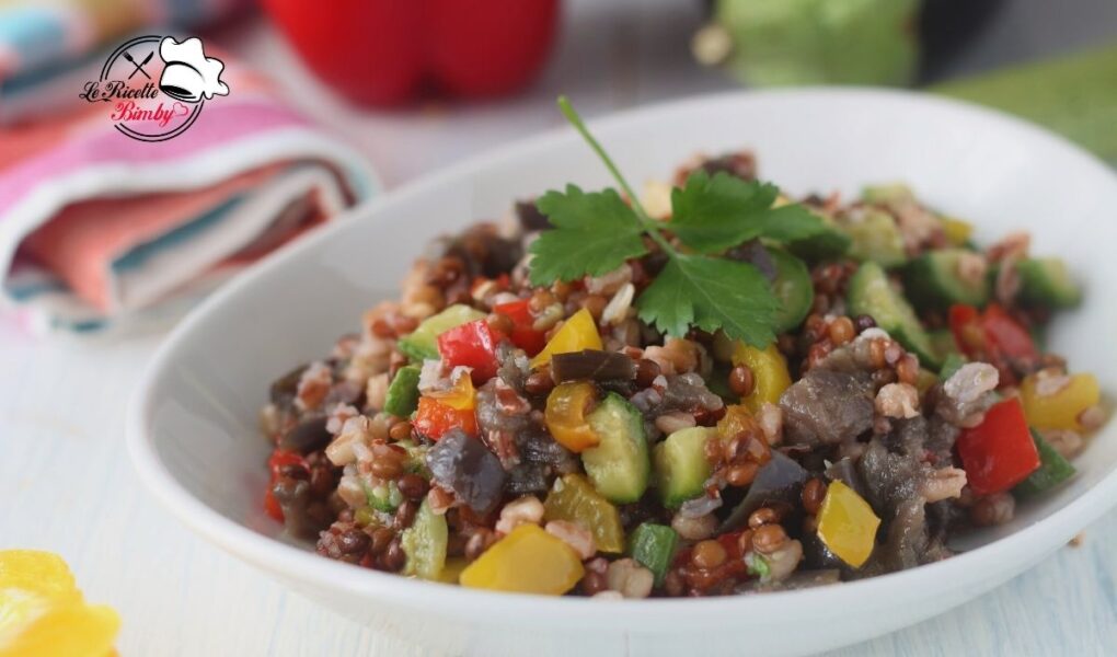 INSALATA DI CEREALI FREDDA CON VERDURE