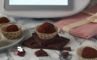 TARTUFI AL CIOCCOLATO FONDENTE BIMBY