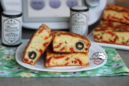 TORTA SALATA AI PEPERONI E OLIVE BIMBY
