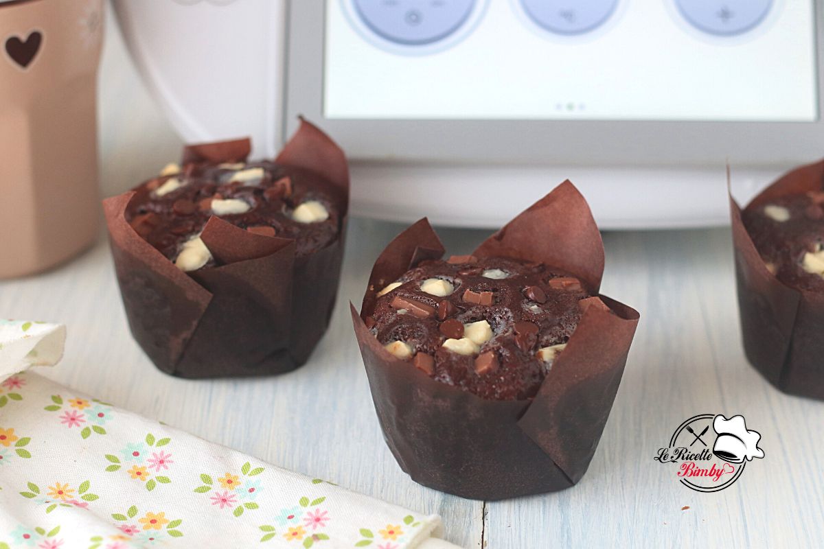 MUFFIN AI TRE CIOCCOLATI E YOGURT GRECO BIMBY