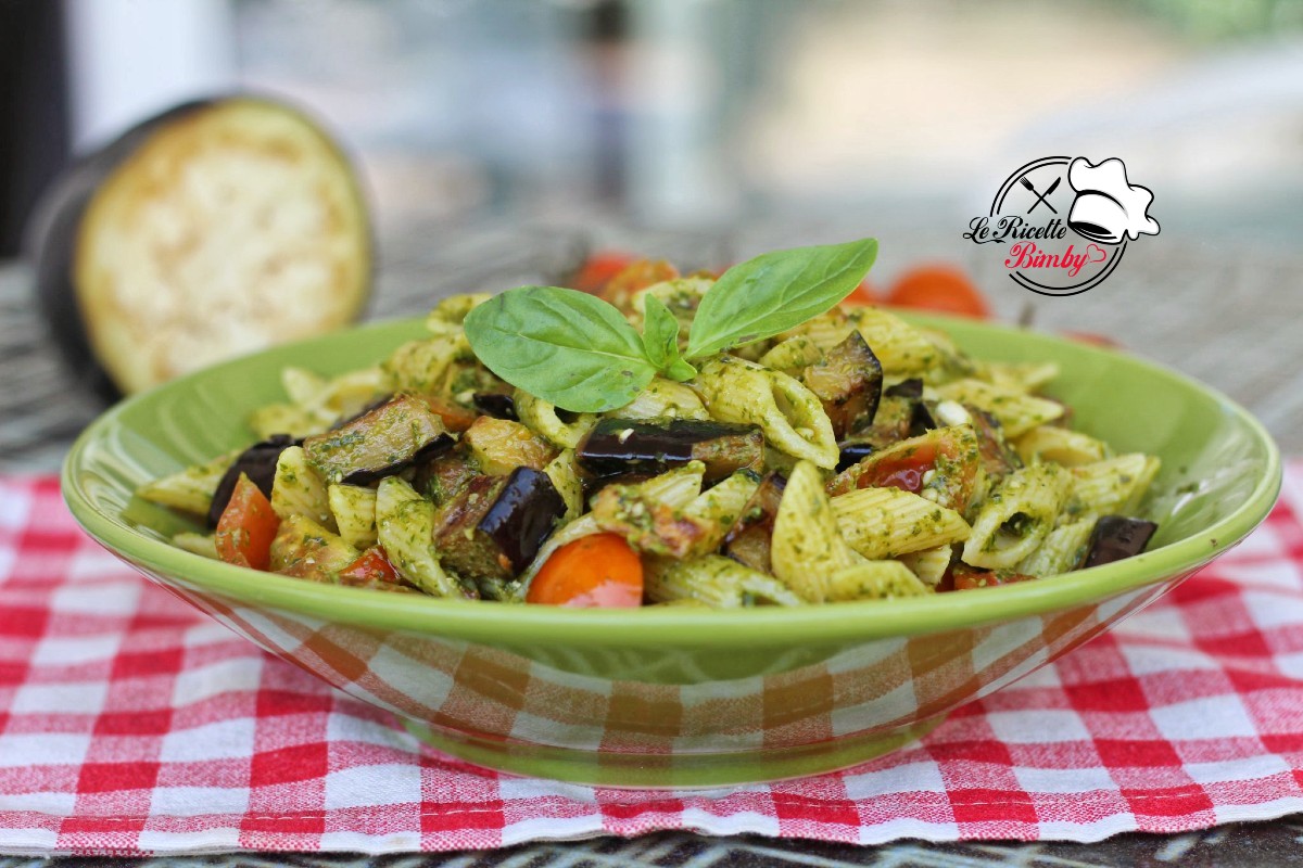 PASTA FREDDA ALLE MELANZANE CON PESTO