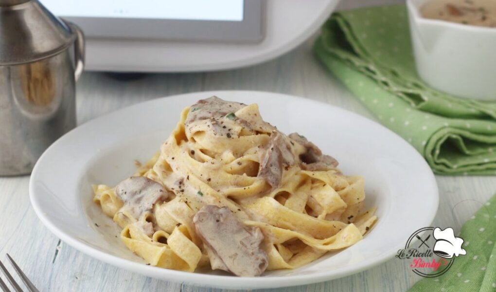 TAGLIATELLE PANNA E FUNGHI BIMBY