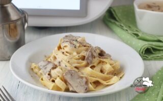 TAGLIATELLE PANNA E FUNGHI BIMBY