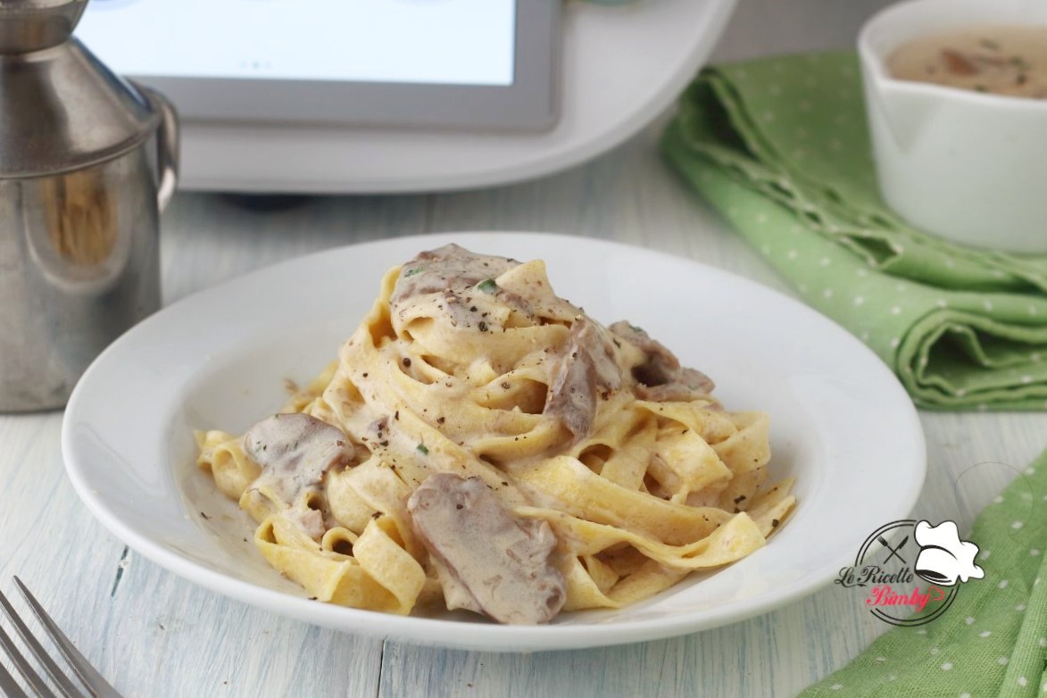 TAGLIATELLE PANNA E FUNGHI BIMBY