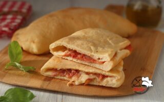 CALZONE RIPIENO PROSCIUTTO E MOZZARELLA BIMBY