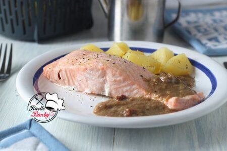 FILETTO AL SALMONE CON CREMA AI FUNGHI