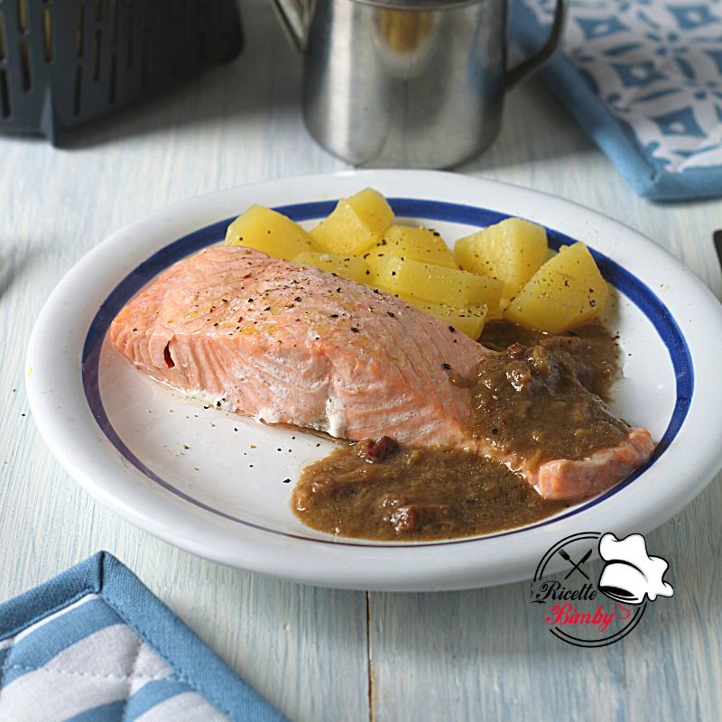 FILETTO AL SALMONE CON CREMA AI FUNGHI