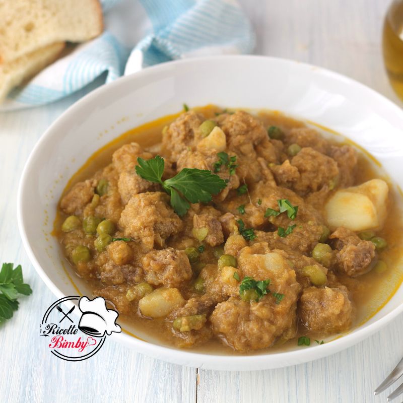 SPEZZATINO DI MANZO CON PATATE E PISELLI