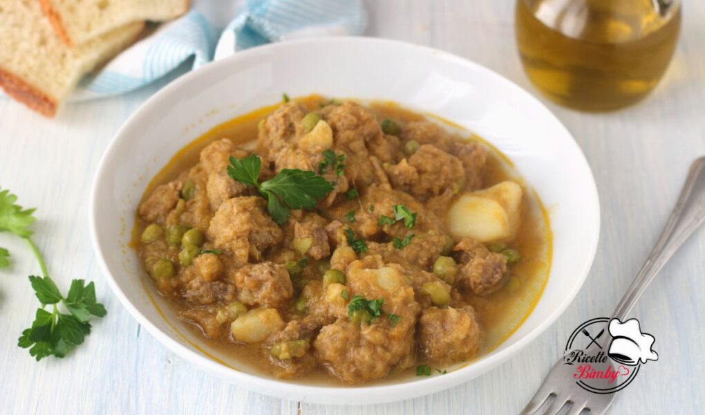 SPEZZATINO DI MANZO CON PATATE E PISELLI