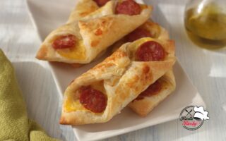 CANNOLI SALATI CON FORMAGGIO E PANCETTA BIMBY