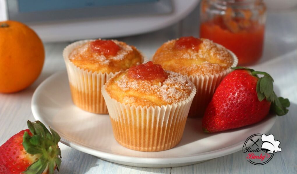 MUFFIN ALLE ARANCE CON CUORE DI MARMELLATA BIMBY