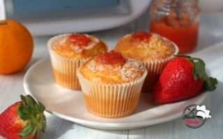 MUFFIN ALLE ARANCE CON CUORE DI MARMELLATA BIMBY