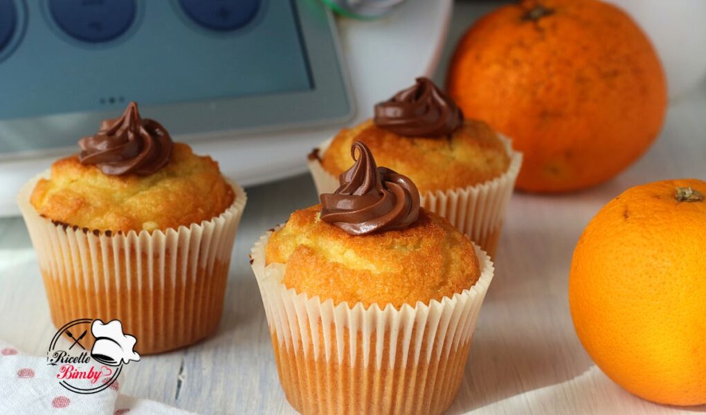 MUFFIN ALLE ARANCE CON CUORE DI NUTELLA