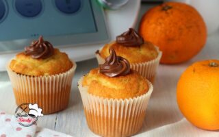 MUFFIN ALLE ARANCE CON CUORE DI NUTELLA