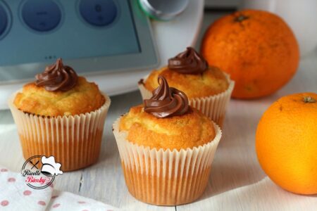 MUFFIN ALLE ARANCE CON CUORE DI NUTELLA