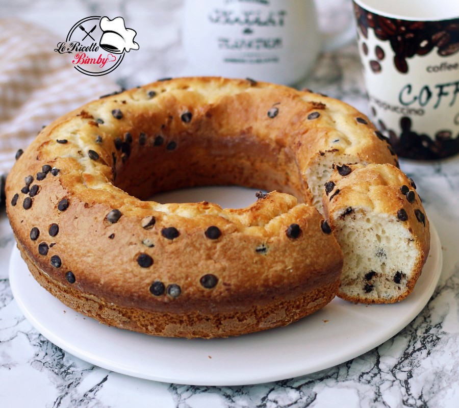 CIAMBELLA ALLO YOGURT E GOCCE DI CIOCCOLATO