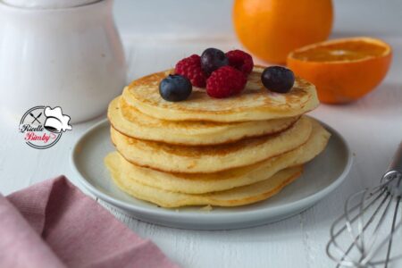 PANCAKE AMERICANI BIMBY (1) Se volete RICEVERE LE MIE NUOVE RICETTE OGNI GIORNO IN ANTEPRIMA SU WHATSAPP salvate il mio numero di telefono 3886946238, memorizzatelo come LE RICETTE BIMBY e scrivetemi su whatsapp il vostro NOME e COGNOME con testo RICETTE BIMBY DEL GIORNO e sarò lieta di inviarvele! Se questa ricetta vi è piaciuta continuate a seguirmi e se vi va mettete mi piace sulla mia pagina Facebook >> Ricette con il Bimby facili clicca qua per tornare alla HOMEPAGE