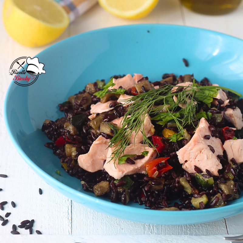 INSALATA DI RISO VENERE CON SALMONE E VERDURE BIMBY