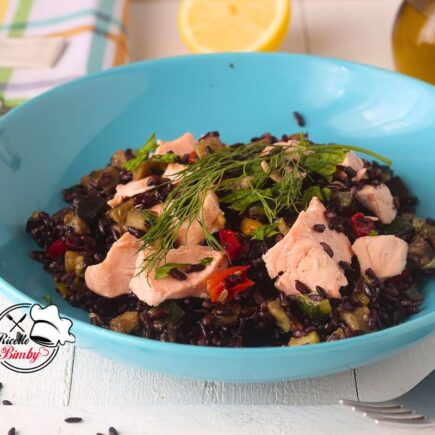 INSALATA DI RISO VENERE CON SALMONE E VERDURE BIMBY