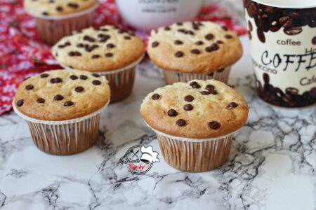 MUFFIN ALLO YOGURT E GOCCE DI CIOCCOLATO