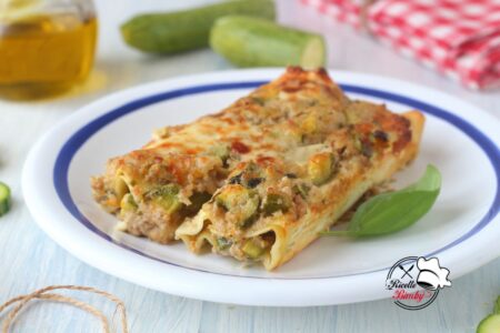 CANNELLONI CON RAGÙ DI ZUCCHINE E SALSICCIA
