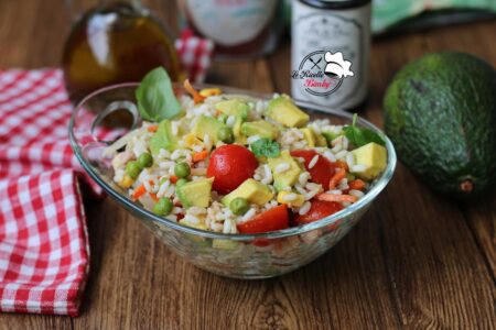 INSALATA DI RISO ALL'AVOCADO E PISELLI