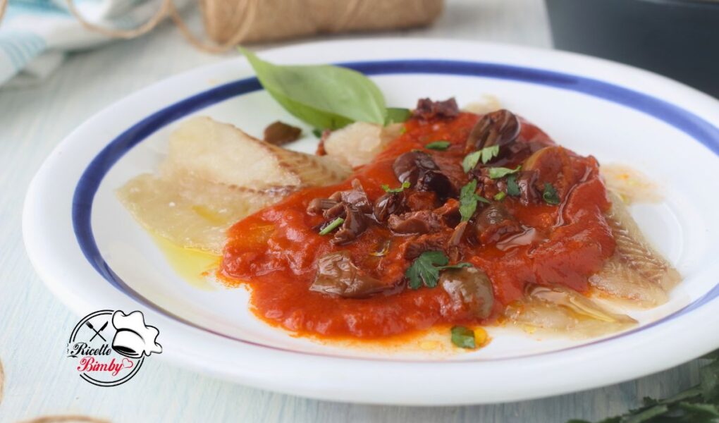 FILETTI DI PESCE AL POMODORO E OLIVE AL VAROMA BIMBY facile veloce e gustoso perfetto per grandi e piccini